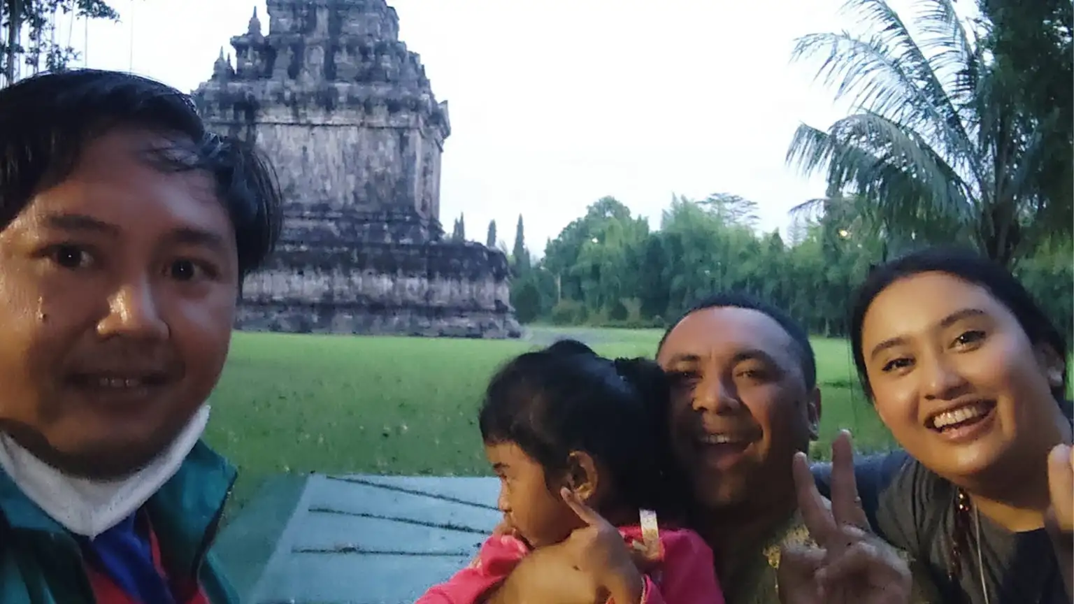 Ve AFI dan Nobo Idol